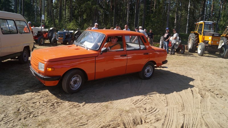Autot15.jpg